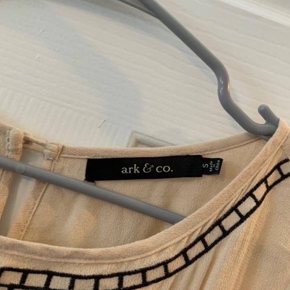 Cream romper - Picture 3 of 4